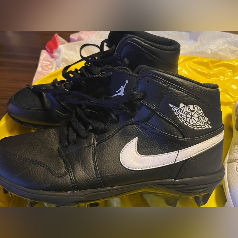 Jordan 1 football cleats